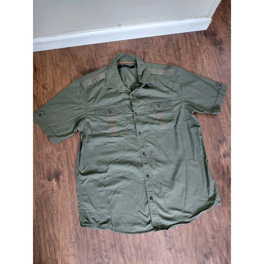 Sean John Men's Button Up Short Sleeve Shirt. Army Green pocket Size XL.